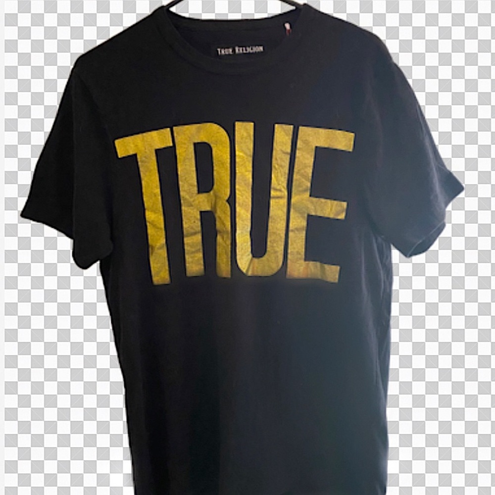 T-shirt.